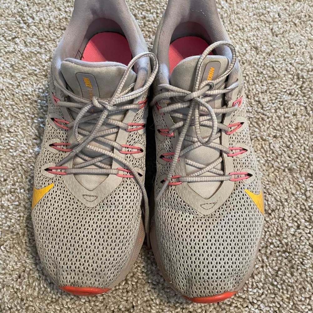 Nike tennis shoes